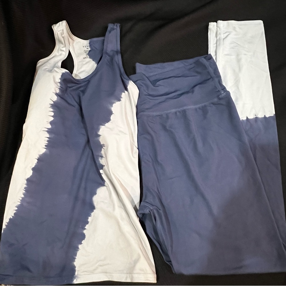 Venus blue/white workout set